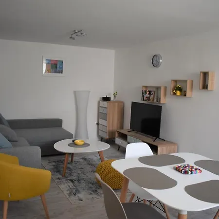 Tomki - Modern, Refurbished 2 Bedroom - 4 Guests * Pjescana Uvala